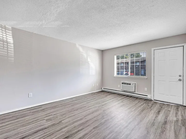1358 Meriden Rd #12 — Photo 8