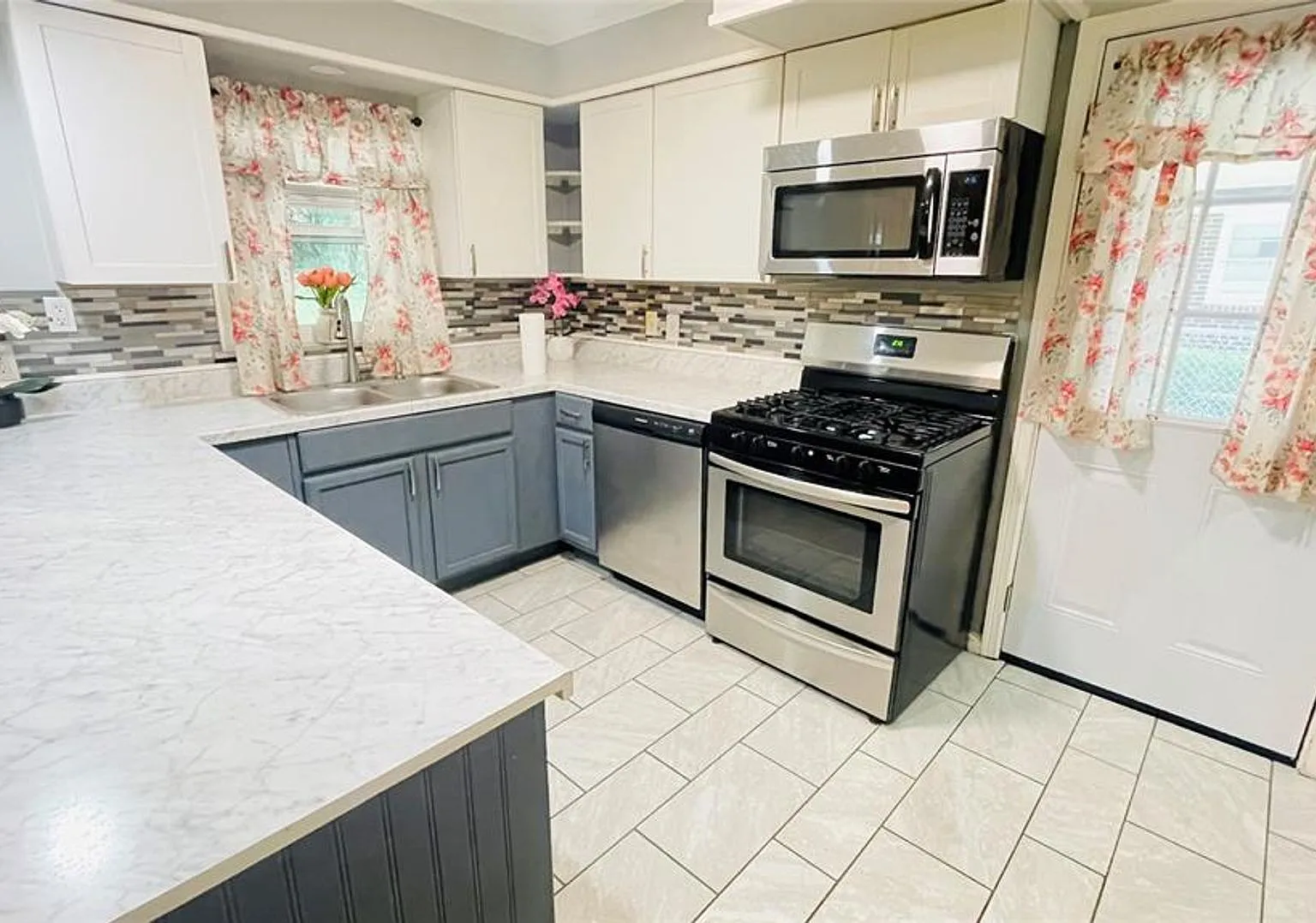 Forest Hills Rental — Photo 4