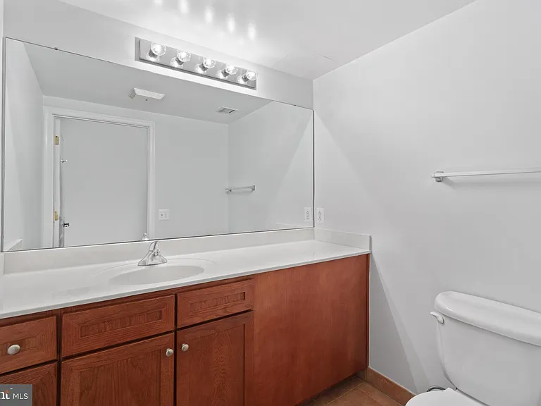 631 D St NW #245 — Photo 11