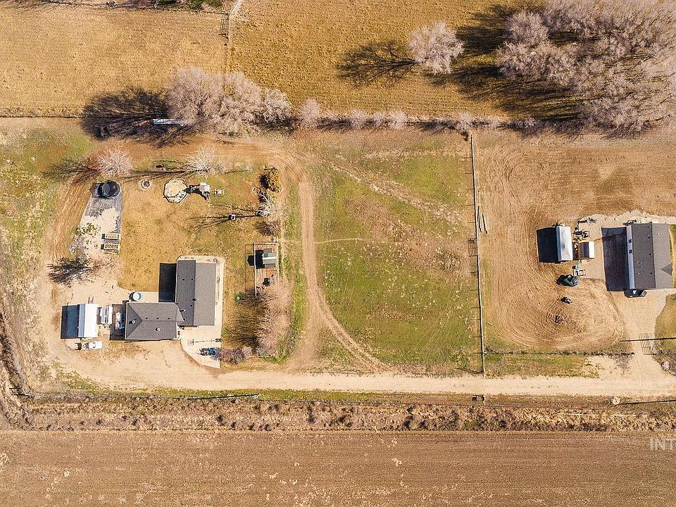 1st image of 21568 Market Rd