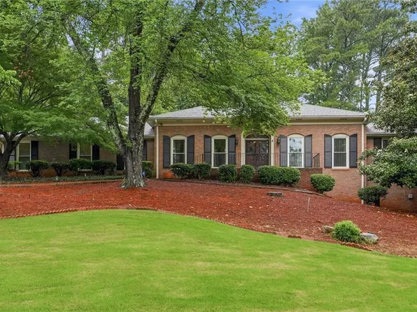 1076 Coronation Dr, Dunwoody, GA 30338