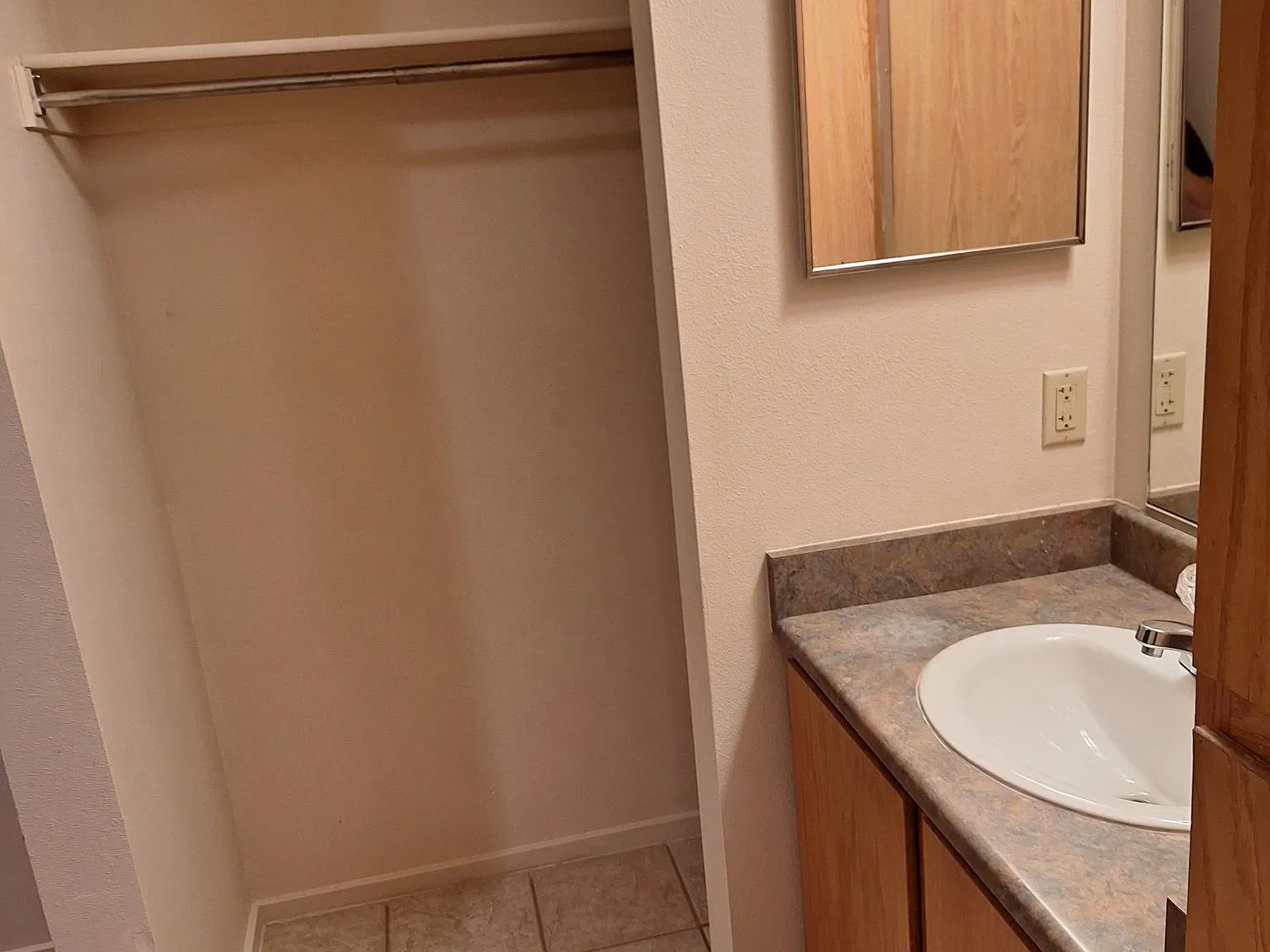 Studio, 335 sqft, $835 — Photo 4