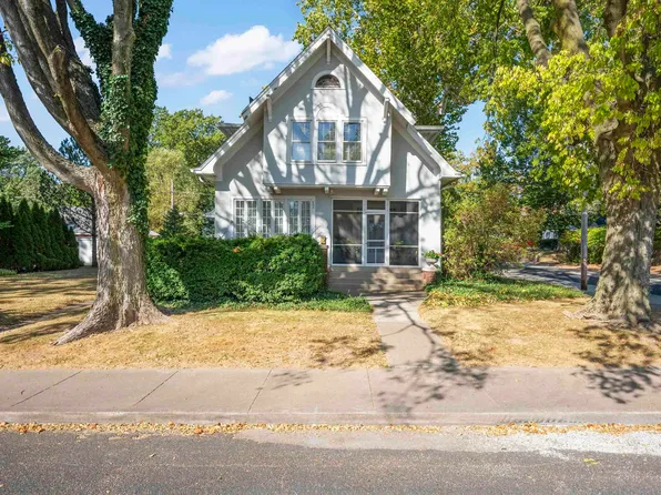 201 W Hanssler Pl, Peoria, IL 61604