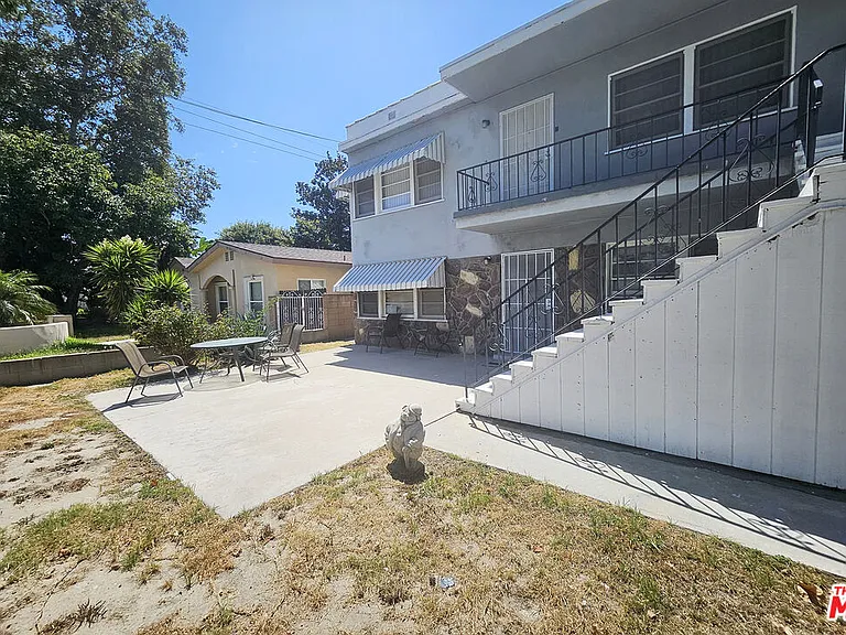 1341 N Keystone St — Photo 2