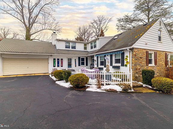 5th image of 412 Rices Mill Rd