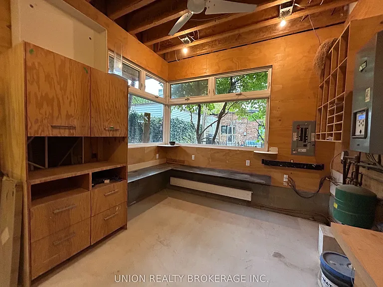 303 Coxwell Ave — Photo 14