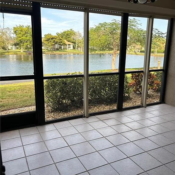 513 Lake Louise Cir #101 — Photo 9