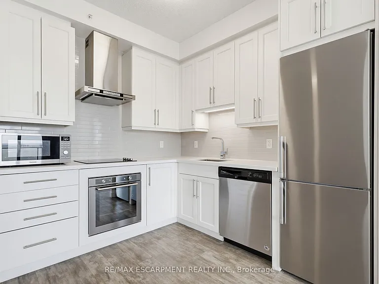 2081 Fairview St #1507 — Photo 12