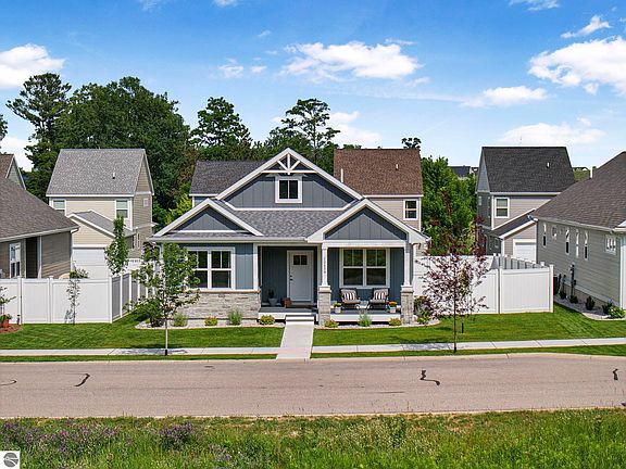2nd image of 10659 Aston Ln