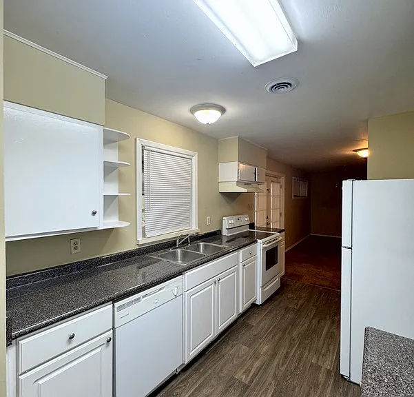 1814 Sylvan Dr — Photo 6
