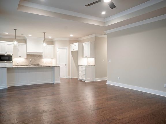 2nd image of 15 Pacifica Cir