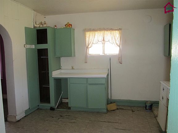 5th image of 708 N Mesquite St