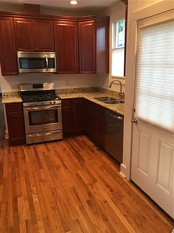 1216 Leonidas St — Photo 9