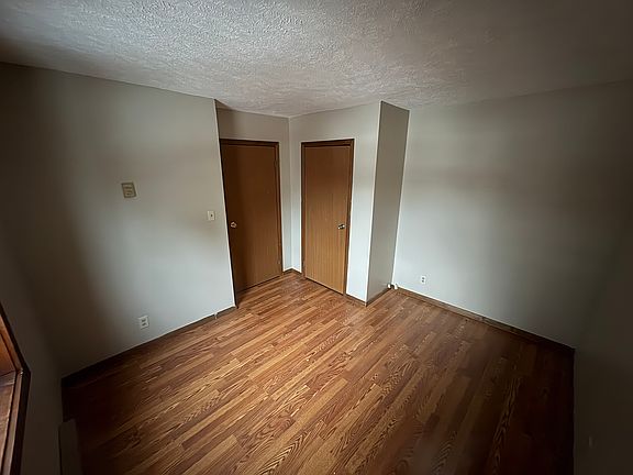 5th image of 25263 Stewart Dr #1