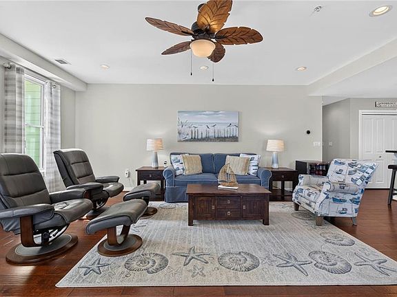 3rd image of 3738 Sandpiper Rd APT 211B
