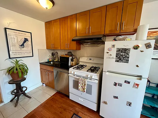 Rented by J Misrahi Realty Corp | media 8