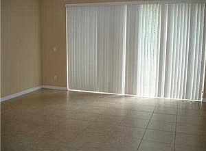 3rd image of 883 Pipers Cay Dr