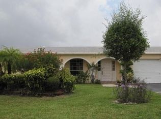 8812 W Long Acre Dr, Hollywood, FL 33025