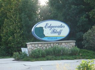 Sunset Bluff Dr, Green Bay, WI 54311