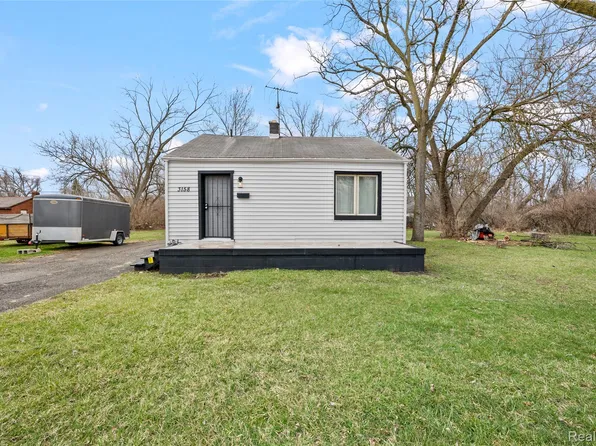 3158 Hickory St, Inkster, MI 48141