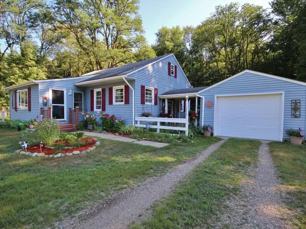 55555 N Fisher Lake Rd, Three Rivers, MI 49093