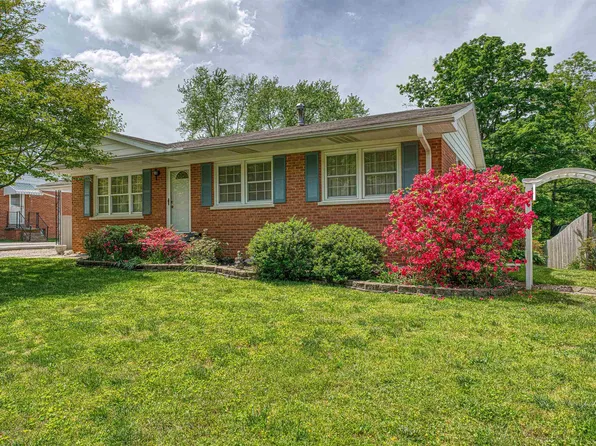 312 Peachtree St, Newburgh, IN 47630