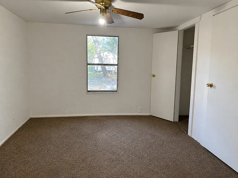 173 Robbins Ave — Photo 6