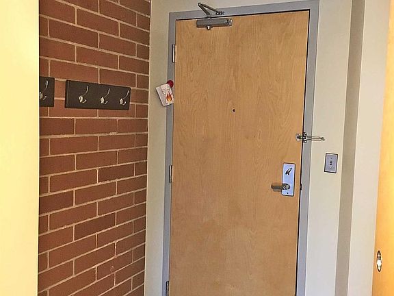 2nd image of 322 E Liberty St APT 5
