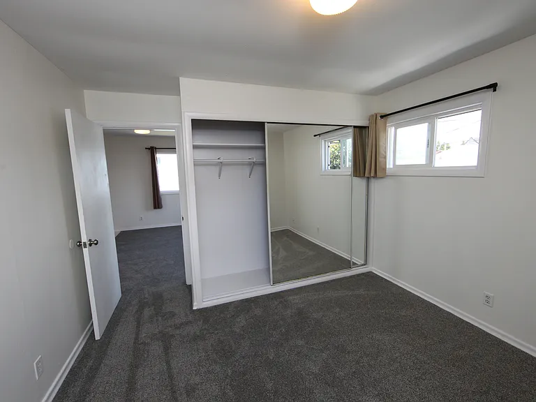 205 W 2nd St #6 — Photo 20