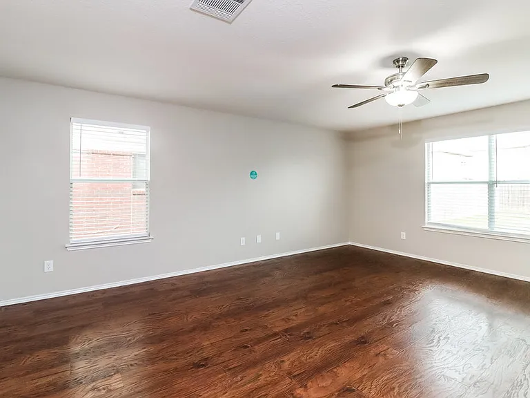 3424 Cayman Dr — Photo 4