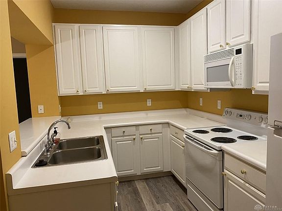4th image of 1538 Commons Dr