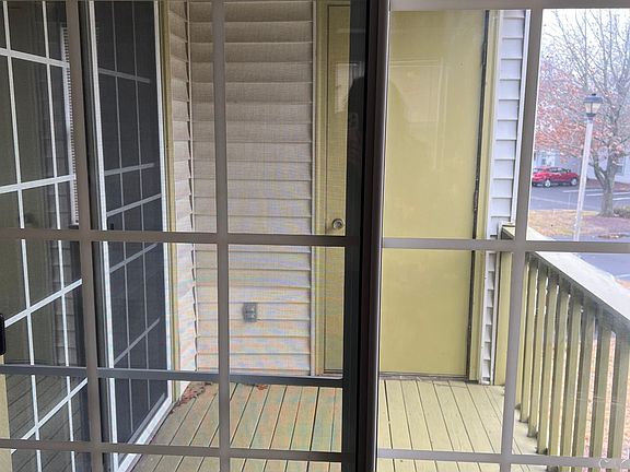 5th image of 99 Waterview Dr #99