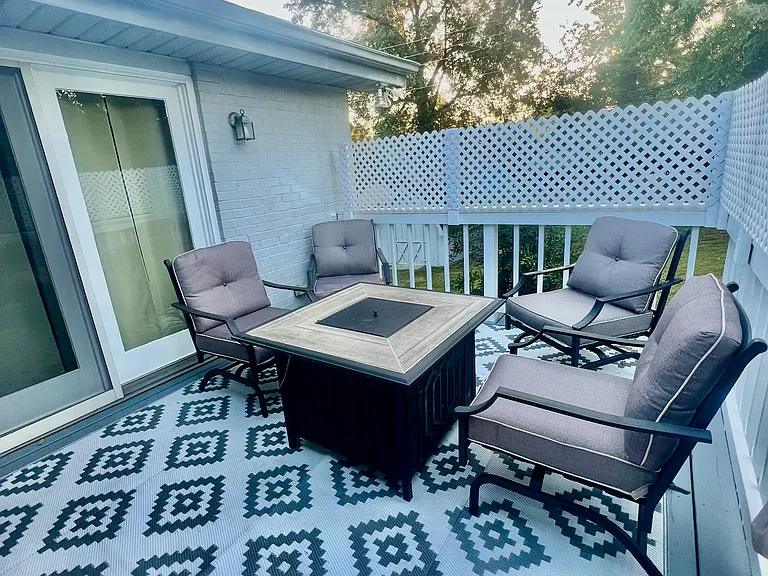 707 Saint Catherine Ct — Photo 22