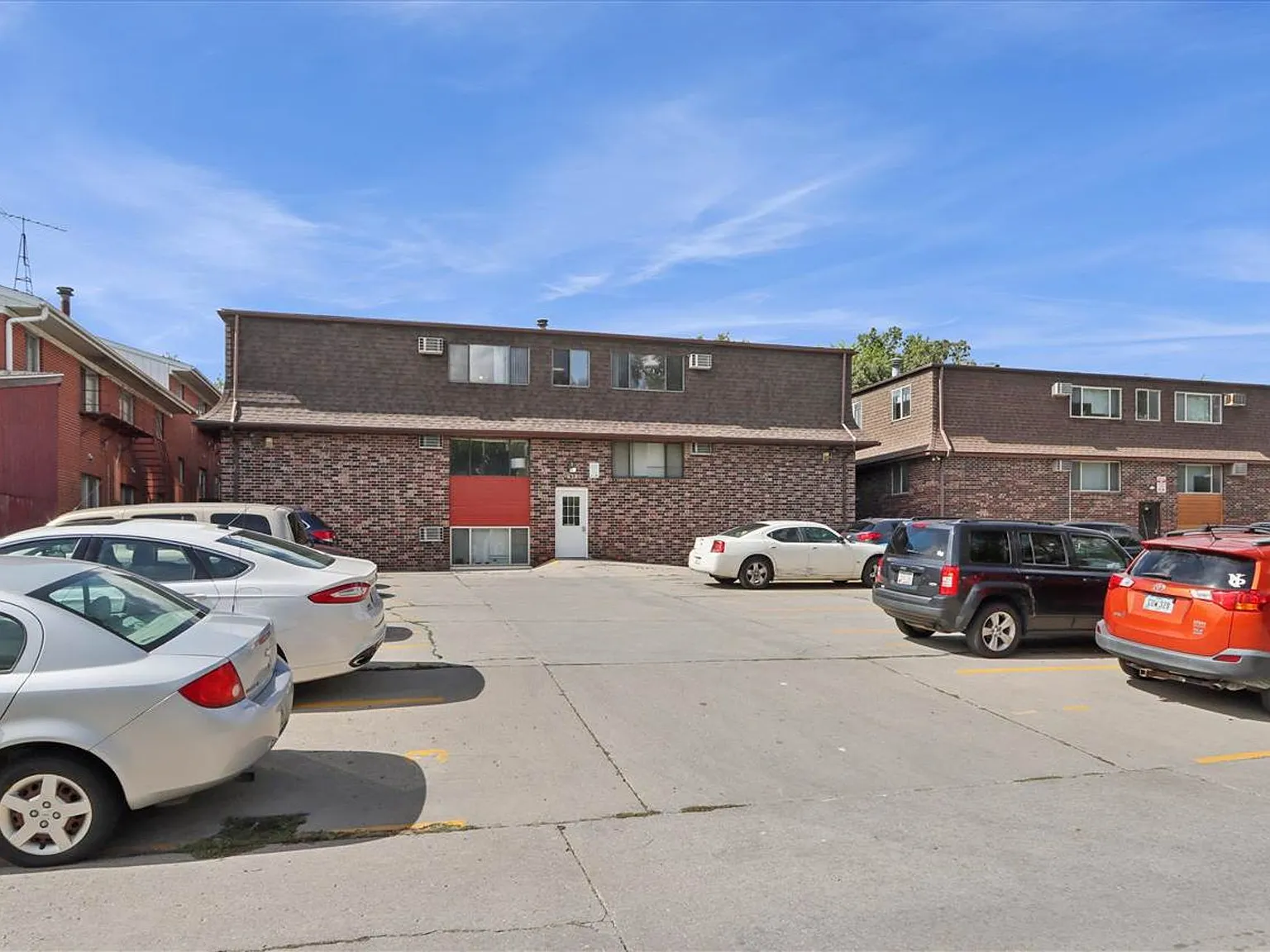 632 S. Dodge Street Apartments — Photo 3