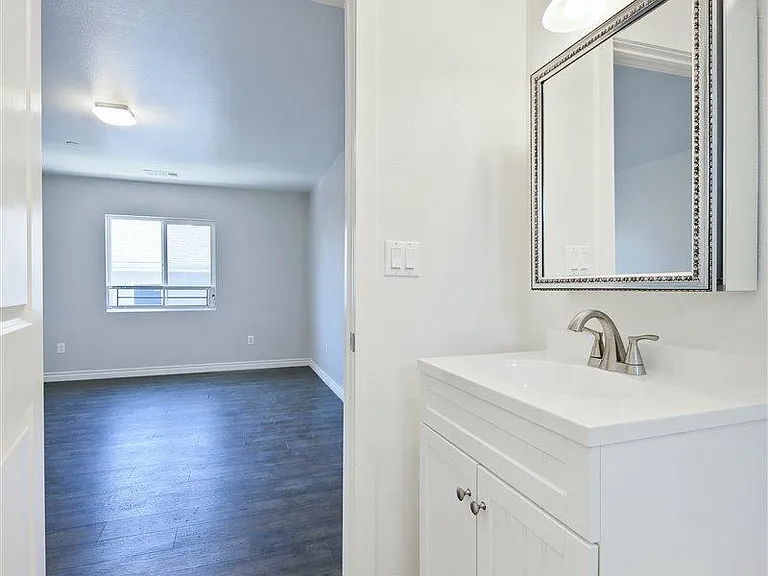 2769 Marengo St #3 — Photo 19