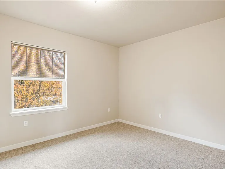 Hawk's Point Apartments — Photo 27