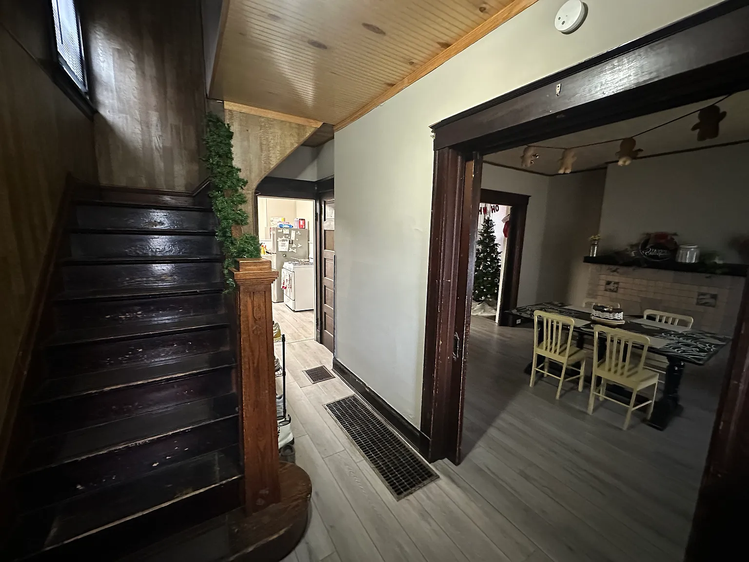 5 bed, 1.5 bath, 1567 sqft, $3,395 — Photo 3