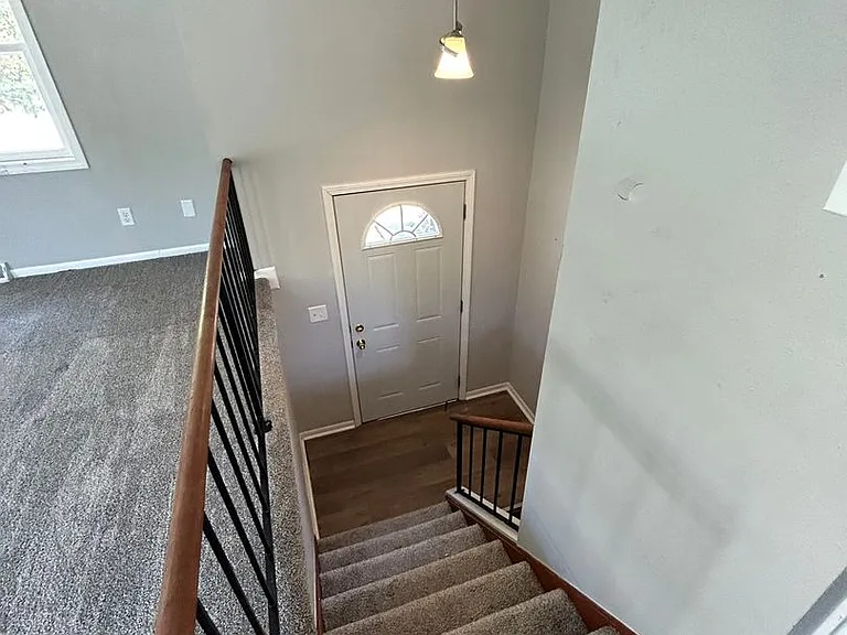 4377 Oxford Dr — Photo 3