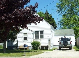 1107 Columbus St, Two Rivers, WI 54241
