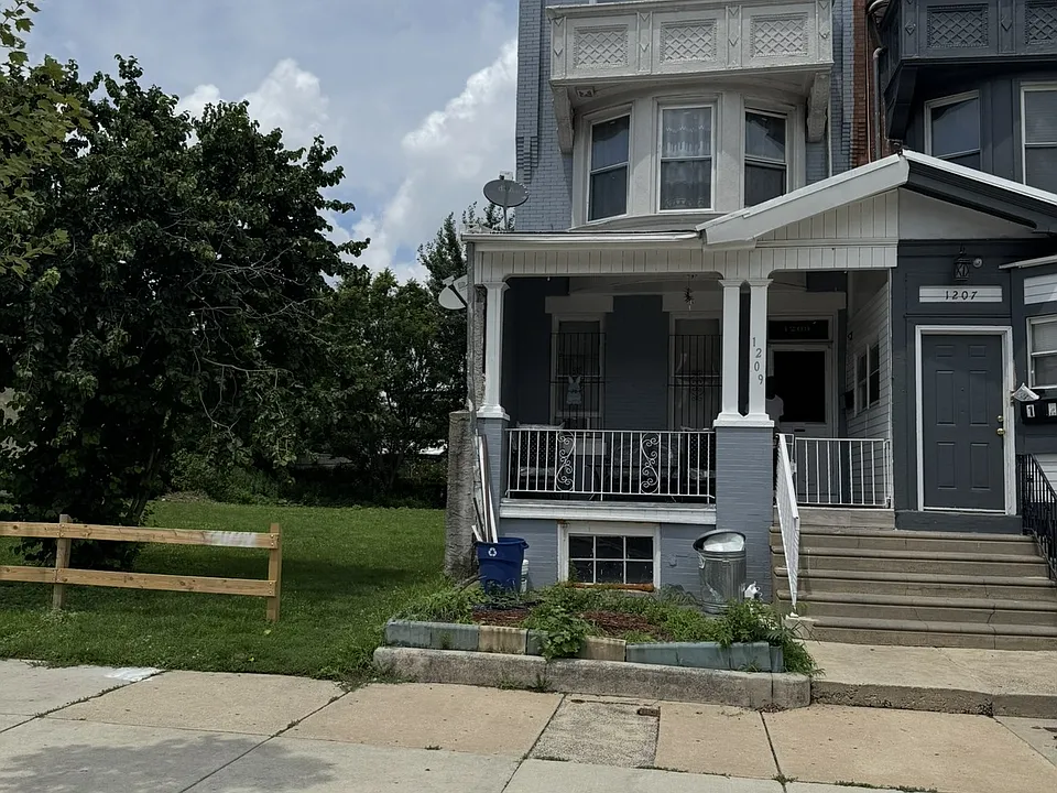 1209 W Erie Ave #8