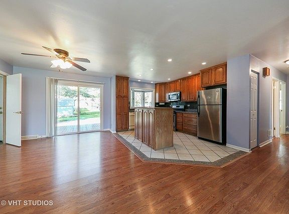 3rd image of 7510 Grant St