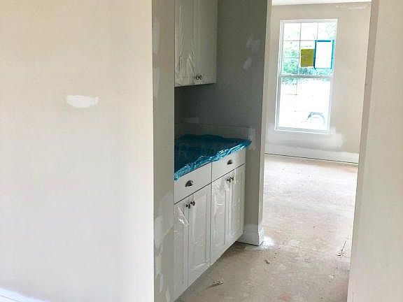 5th image of 1300 Golfview Ln