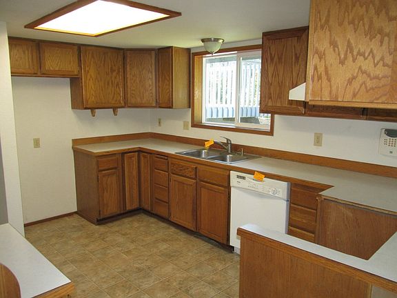 5th image of 7727 184th Ave E
