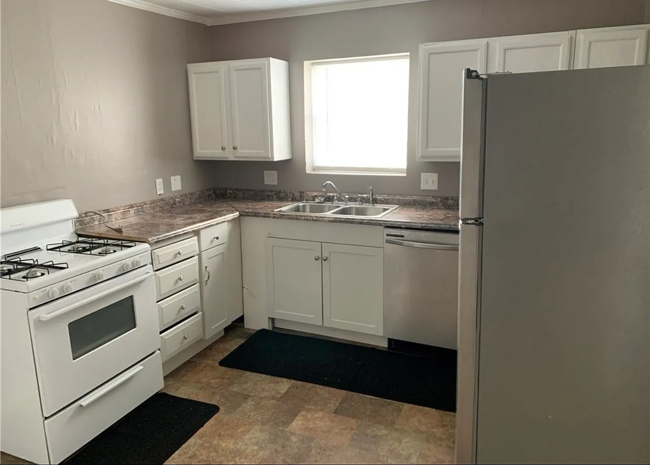 2 bed, 850 sqft, $1,075 — Photo 4