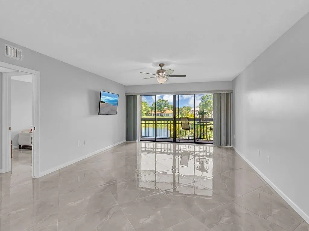 2 bed, 2.0 bath, 1417 sqft, $1,800 — Photo 4