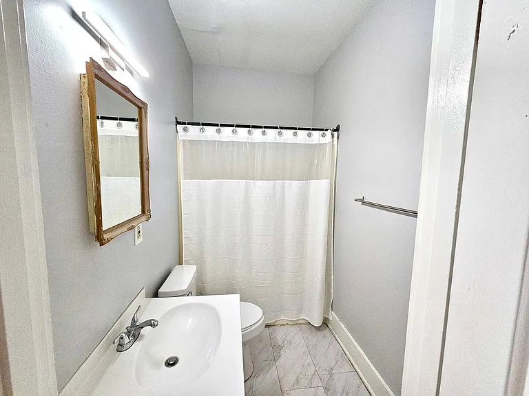 1406 S. 1st Street — Photo 9