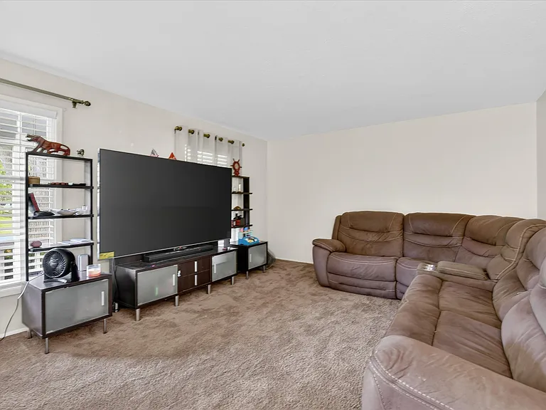 10468 Cliffwood Rd — Photo 13
