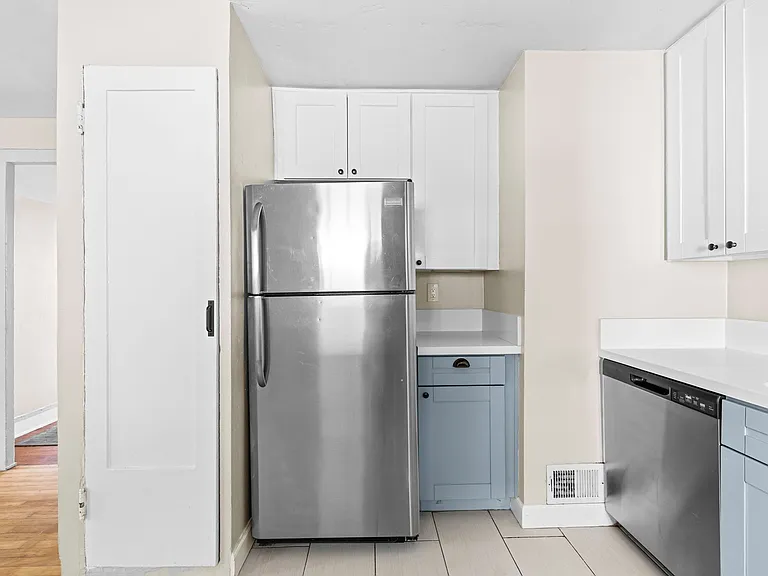 2121 Albatross St #2121 — Photo 10