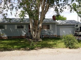 908 W B St, Basin, WY 82410
