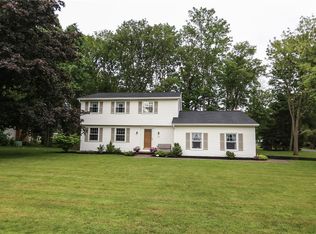 220 Belvista Dr, Penfield, NY 14526